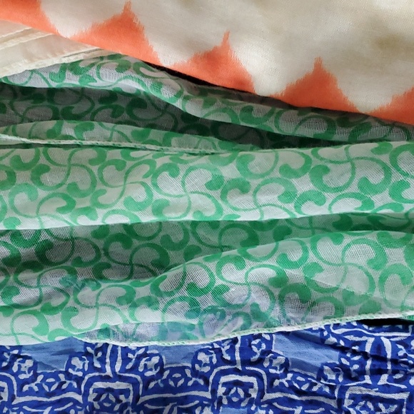 Scarfs - Picture 5 of 10